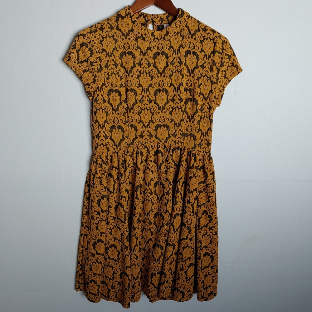 Xhileration baruque gold and black dress size med